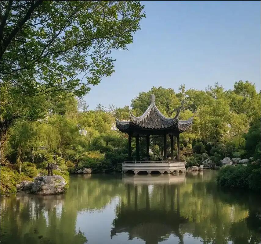 塔城距离餐饮有限公司